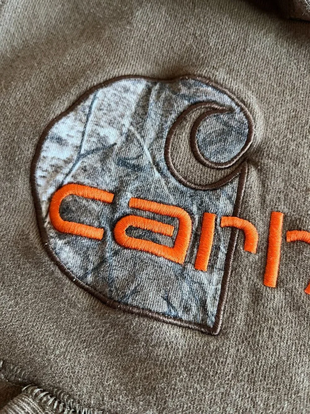 Carhartt olive-brown camo logo hoodie 6 - Picture 4 of 8